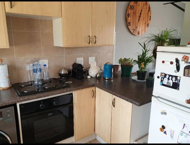 2 BEDROOM APARTMENT FOR SALE IN MOOIKLOOF RIDGE ESTATE